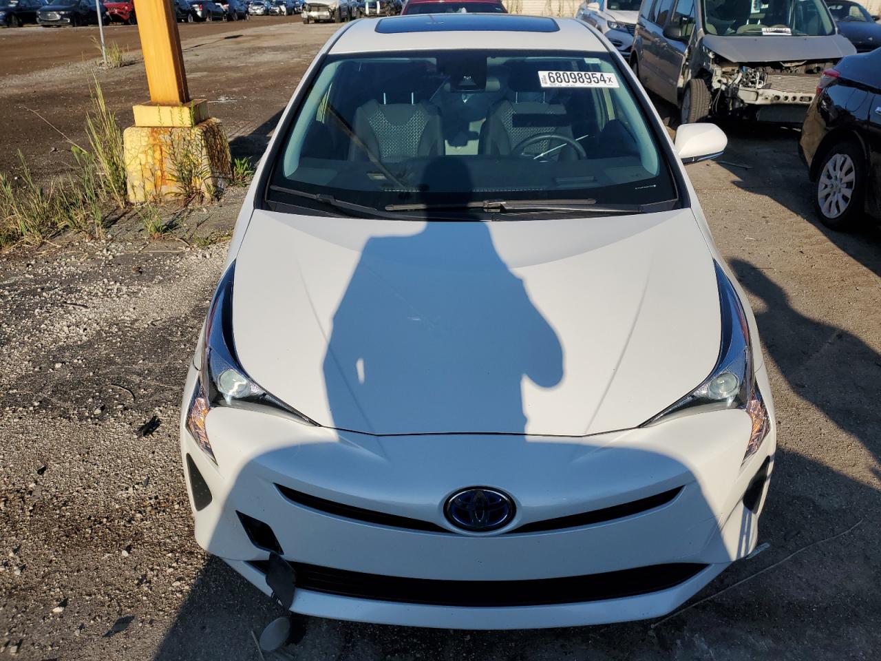 2016 Toyota Prius VIN JTDKARFU0G3017748 Copart auction photo, side / front end damage thumbnail 5