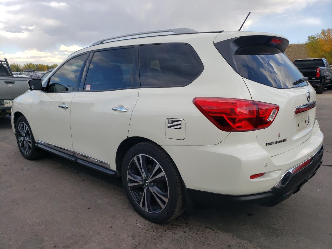 2018 Nissan Pathfinder VIN 5N1DR2MM8JC666874 Copart auction photo, rear end / hail damage thumbnail 2