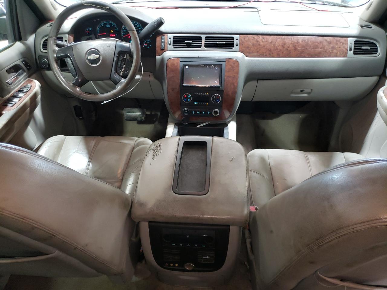 2007 Chevrolet Avalanche VIN 3GNEC12077G124845 Copart auction photo, rear end / minor dent/scratches damage thumbnail 8