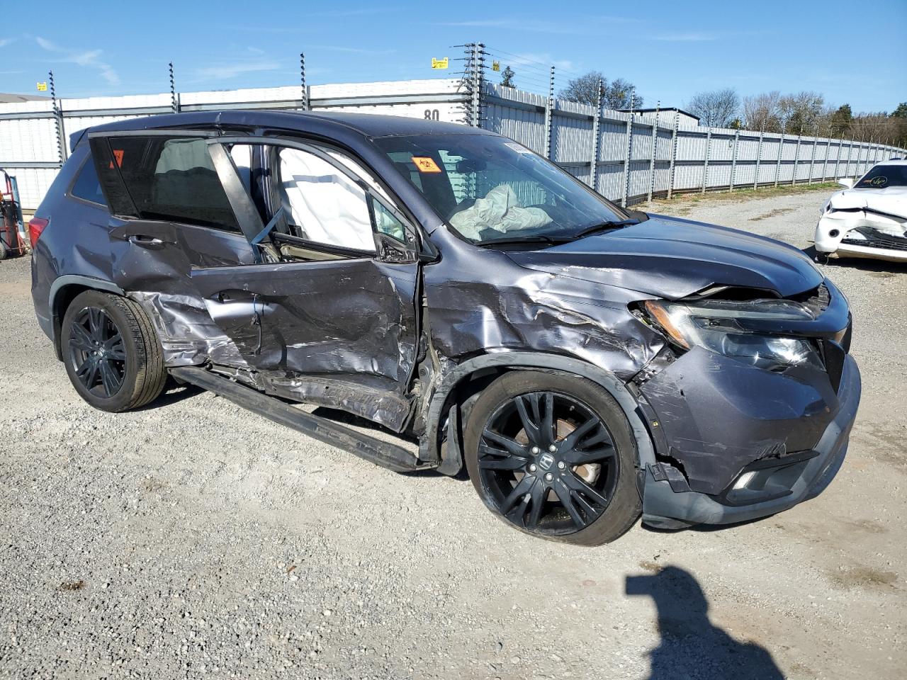 2019 Honda Passport VIN 5FNYF7H22KB000618 Copart auction photo, front end / side damage thumbnail 4