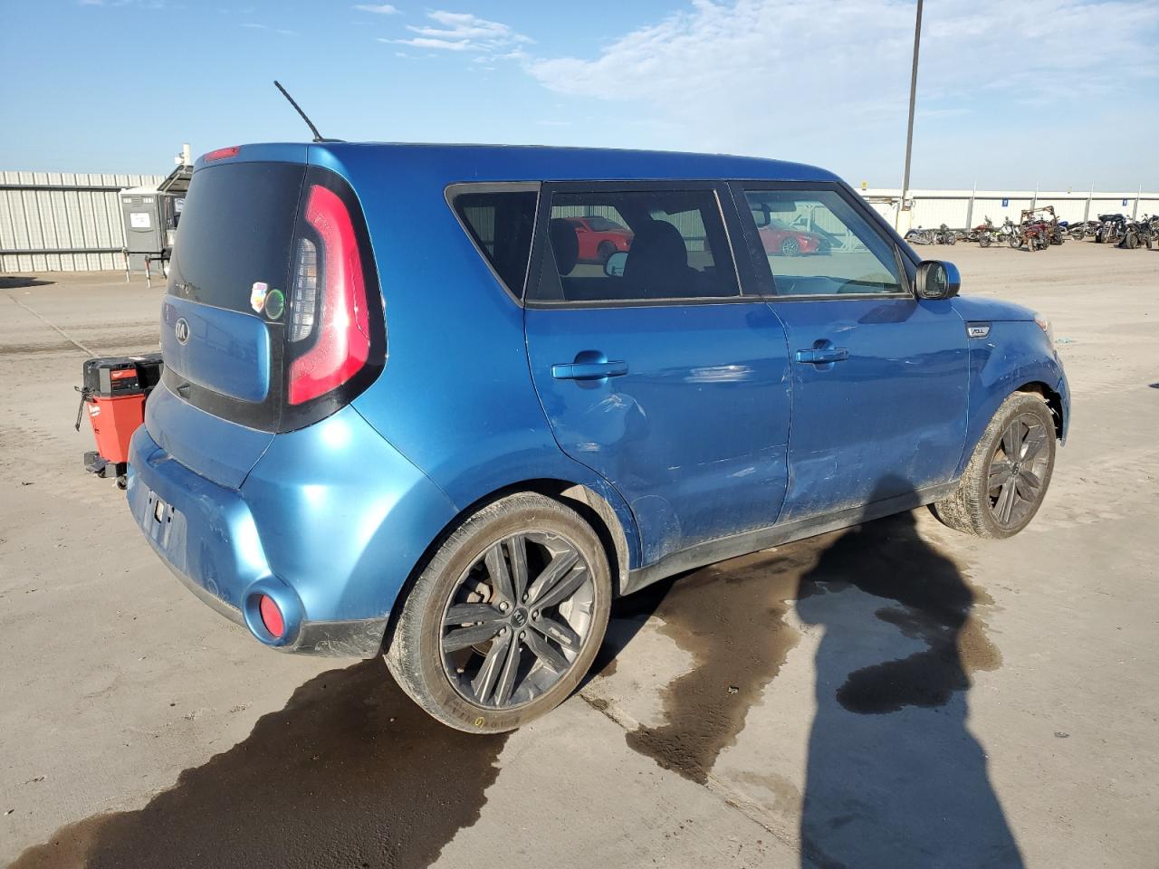 2015 KIA Soul VIN KNDJP3A50F7150136 Copart auction photo, front end / hail damage thumbnail 3