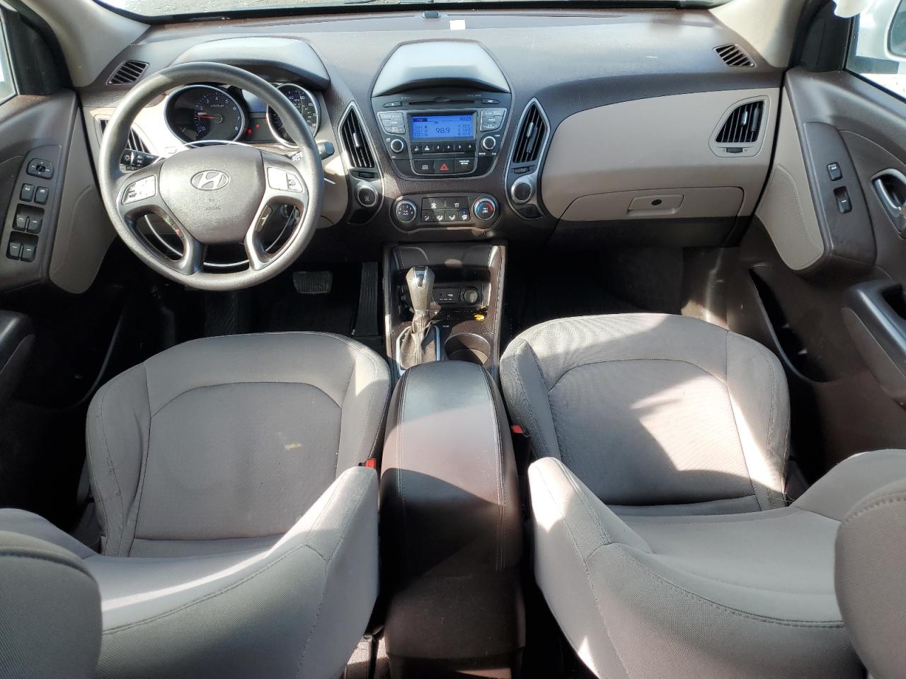 2015 Hyundai Tucson VIN KM8JTCAFXFU089167 Copart auction photo, undercarriage / all over damage thumbnail 8