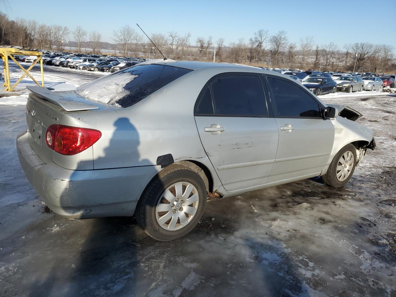 2003 Toyota Corolla VIN 1NXBR32E53Z052662 Copart auction photo, front end / minor dent/scratches damage thumbnail 3