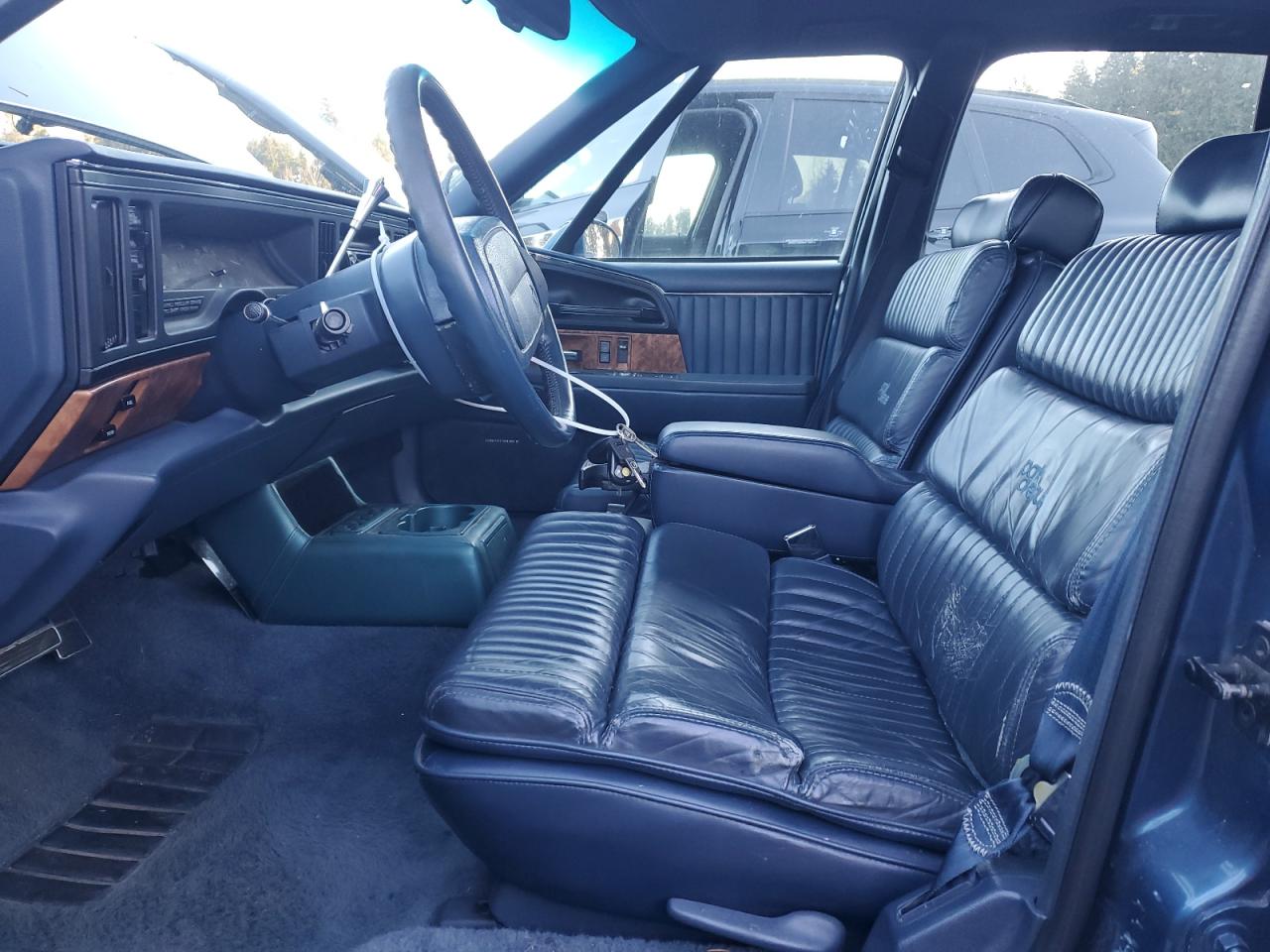 1992 Buick Park Avenue VIN 1G4CW53L2N1604838 Copart auction photo, rear end / side damage thumbnail 7