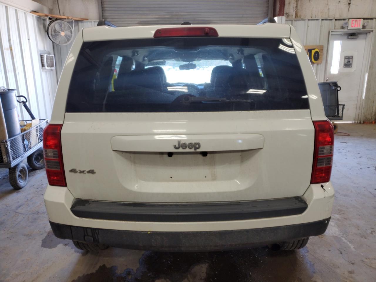 2013 Jeep Liberty (Patriot) VIN 1C4NJRBB2DD207316 Copart auction photo, front end / minor dent/scratches damage thumbnail 6