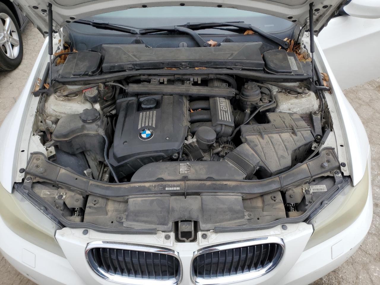 2011 BMW 3er VIN WBAPK7C56BF085352 Copart auction photo, hail / rear end damage thumbnail 11