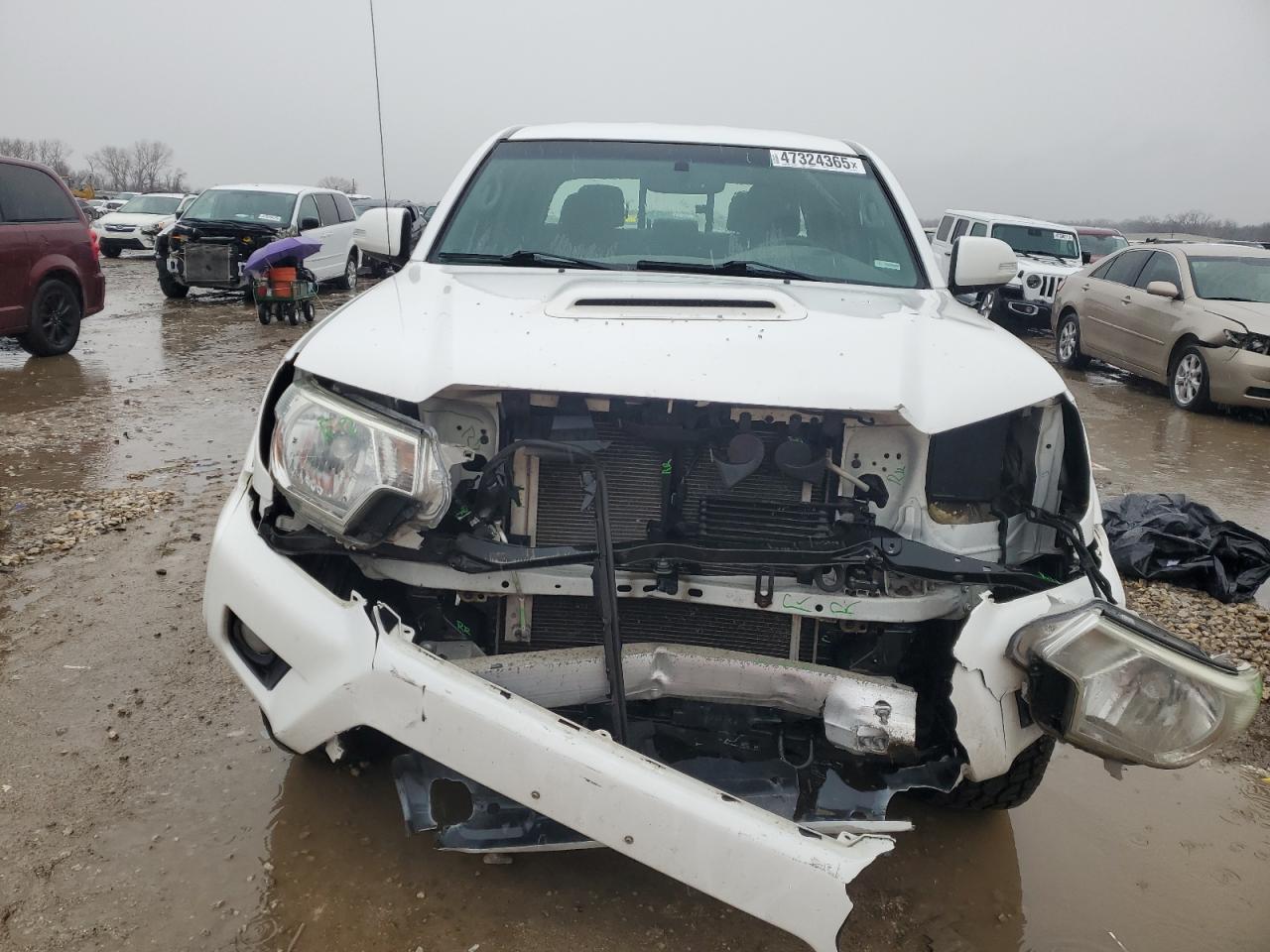2015 Toyota Tacoma VIN 5TFMU4FN8FX031075 Copart auction photo, front end damage thumbnail 5