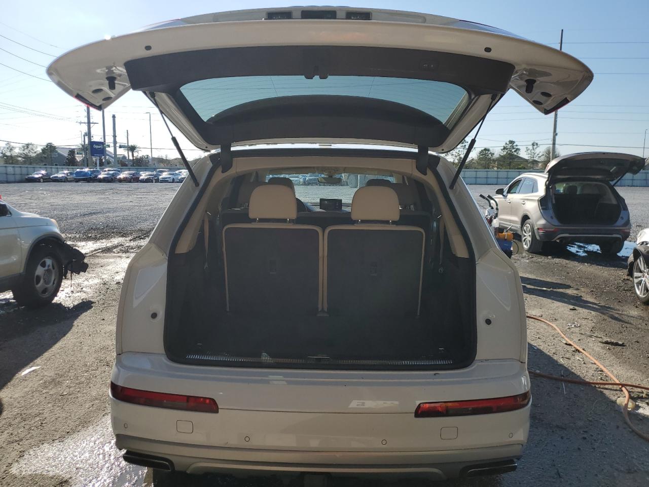 2018 Audi Q7 VIN WA1LHAF77JD009847 Copart auction photo, water/flood damage thumbnail 6