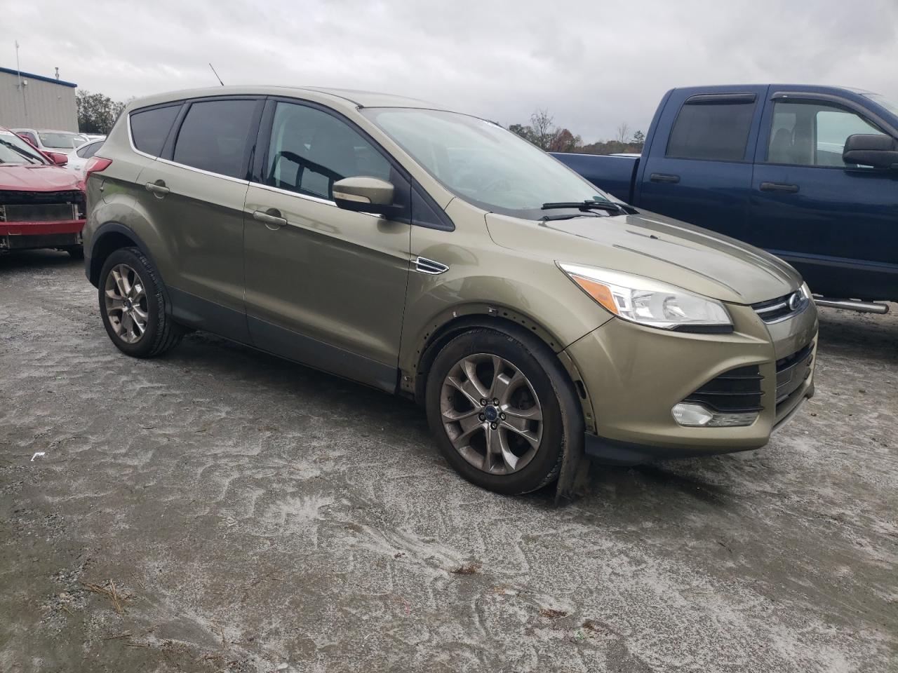 2013 Ford Escape VIN 1FMCU0HX3DUB62802 Copart auction photo, front end / minor dent/scratches damage thumbnail 4