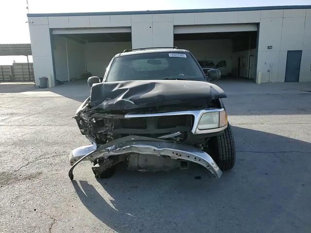 2002 Ford Expedition VIN 1FMRU15W82LA84709 Copart auction photo, front end damage thumbnail 11
