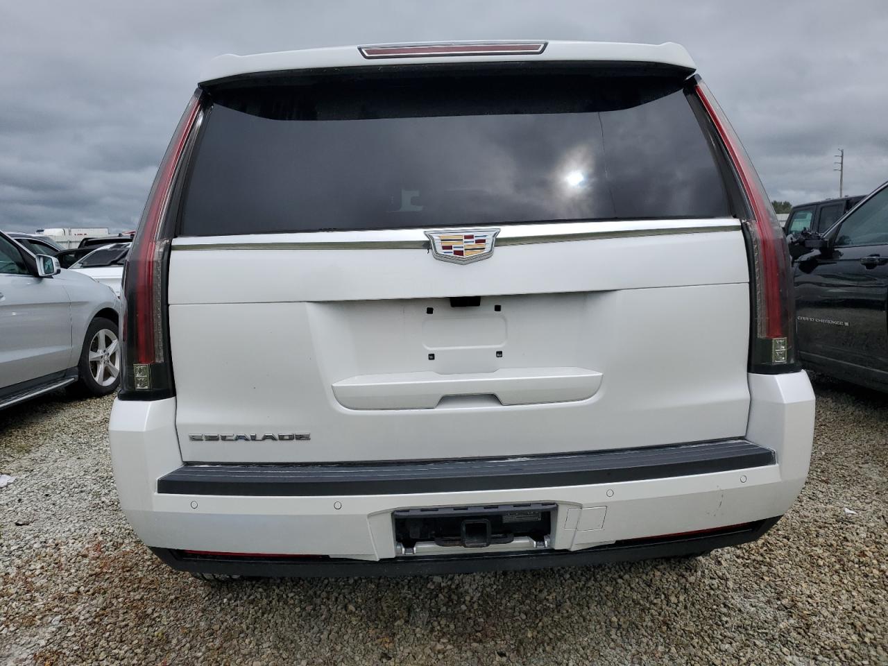 2018 Cadillac Escalade VIN 1GYS3BKJ8JR230894 Copart auction photo, water/flood damage thumbnail 6