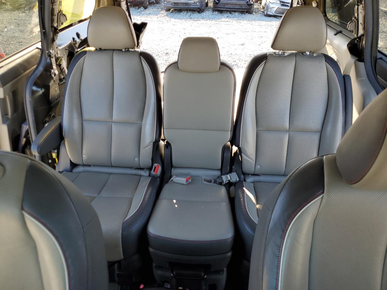 2017 KIA Sedona VIN KNDMB5C18H6294026 Copart auction photo, side / minor dent/scratches damage thumbnail 10