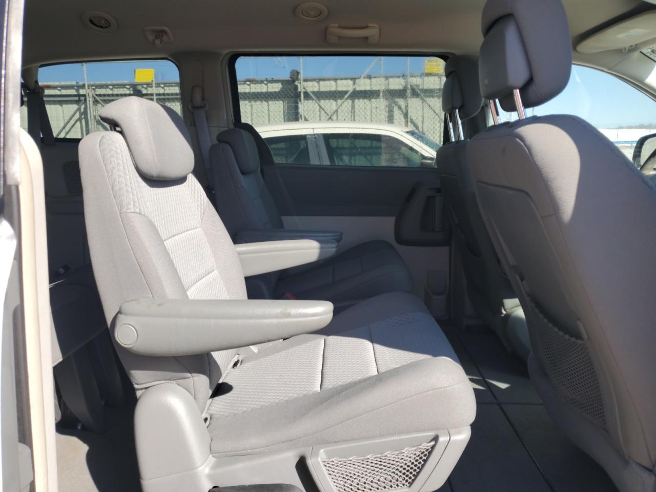 2010 Chrysler Town & Country VIN 2A4RR2D12AR399040 Copart auction photo, side / rear end damage thumbnail 11