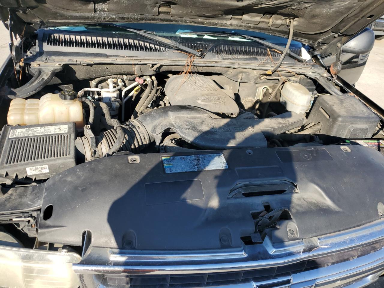 2006 Chevrolet Suburban VIN 1GNEC16Z16J126581 Copart auction photo, front end damage thumbnail 14
