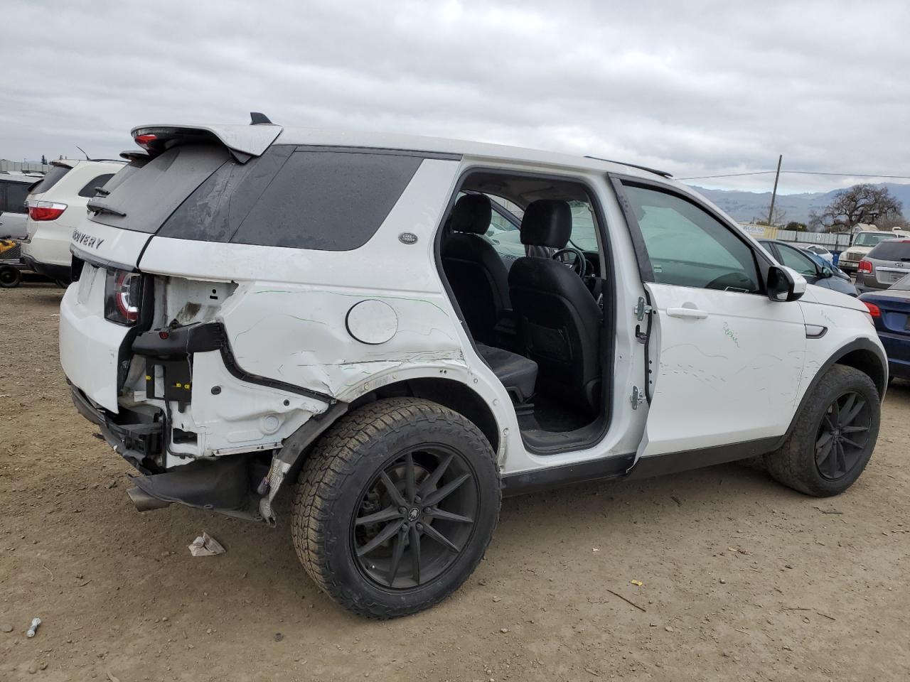 2016 Land Rover Discovery VIN SALCR2BGXGH621081 Copart auction photo, side / rear end damage thumbnail 3