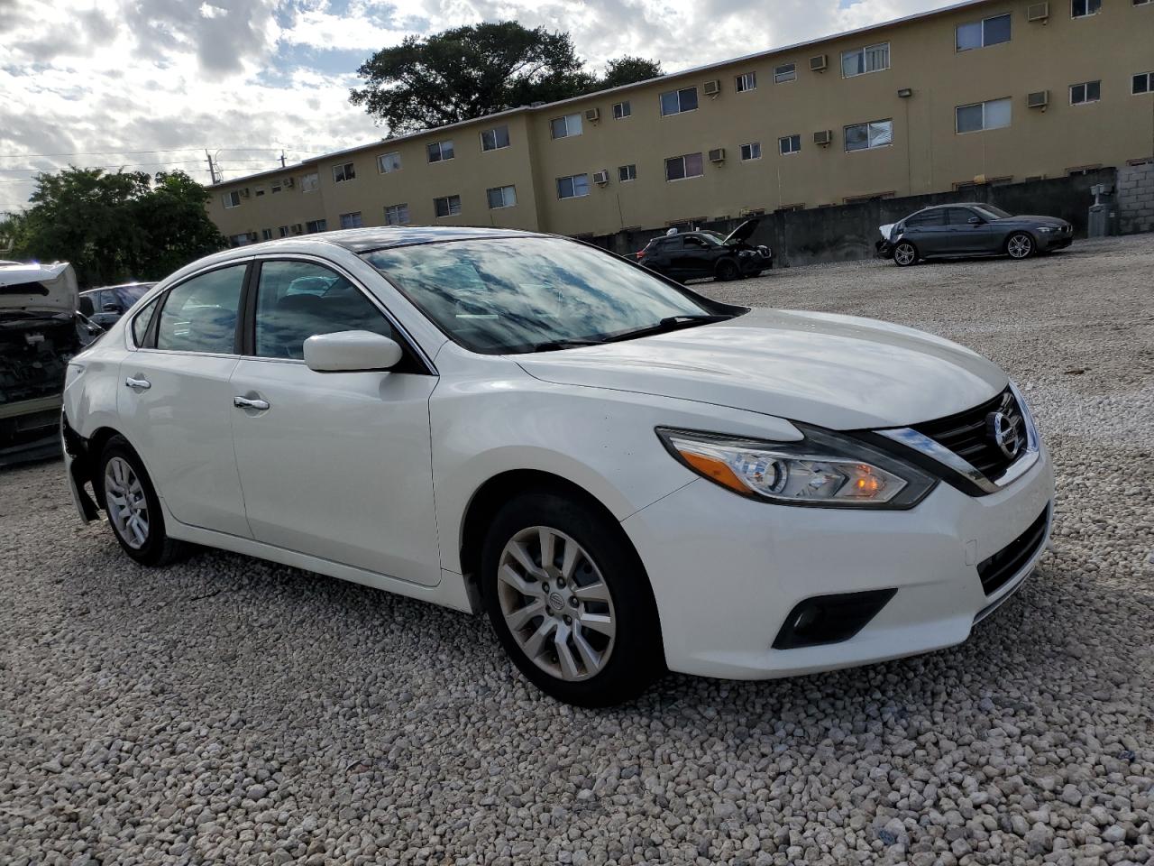 2016 Nissan Altima VIN 1N4AL3AP1GC188230 Copart auction photo, rear end damage thumbnail 4