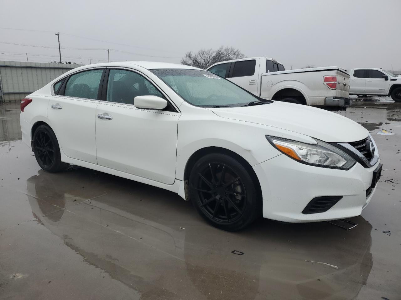 2018 Nissan Altima VIN 1N4AL3AP7JC233159 Copart auction photo, front end damage thumbnail 4