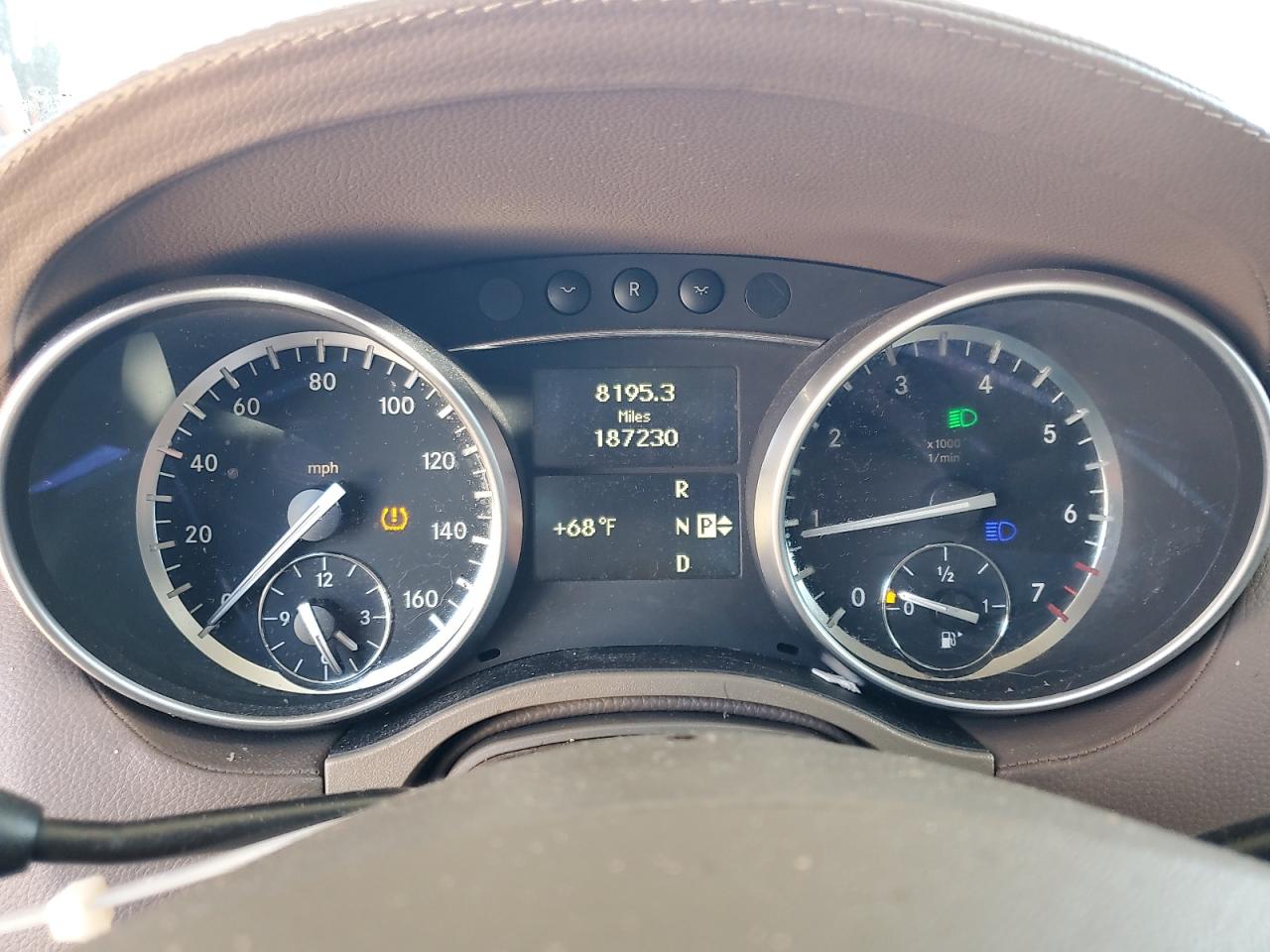2011 Mercedes-Benz GL-klasse VIN 4JGBF7BE0BA663442 Copart auction photo, vandalism / mechanical damage thumbnail 9