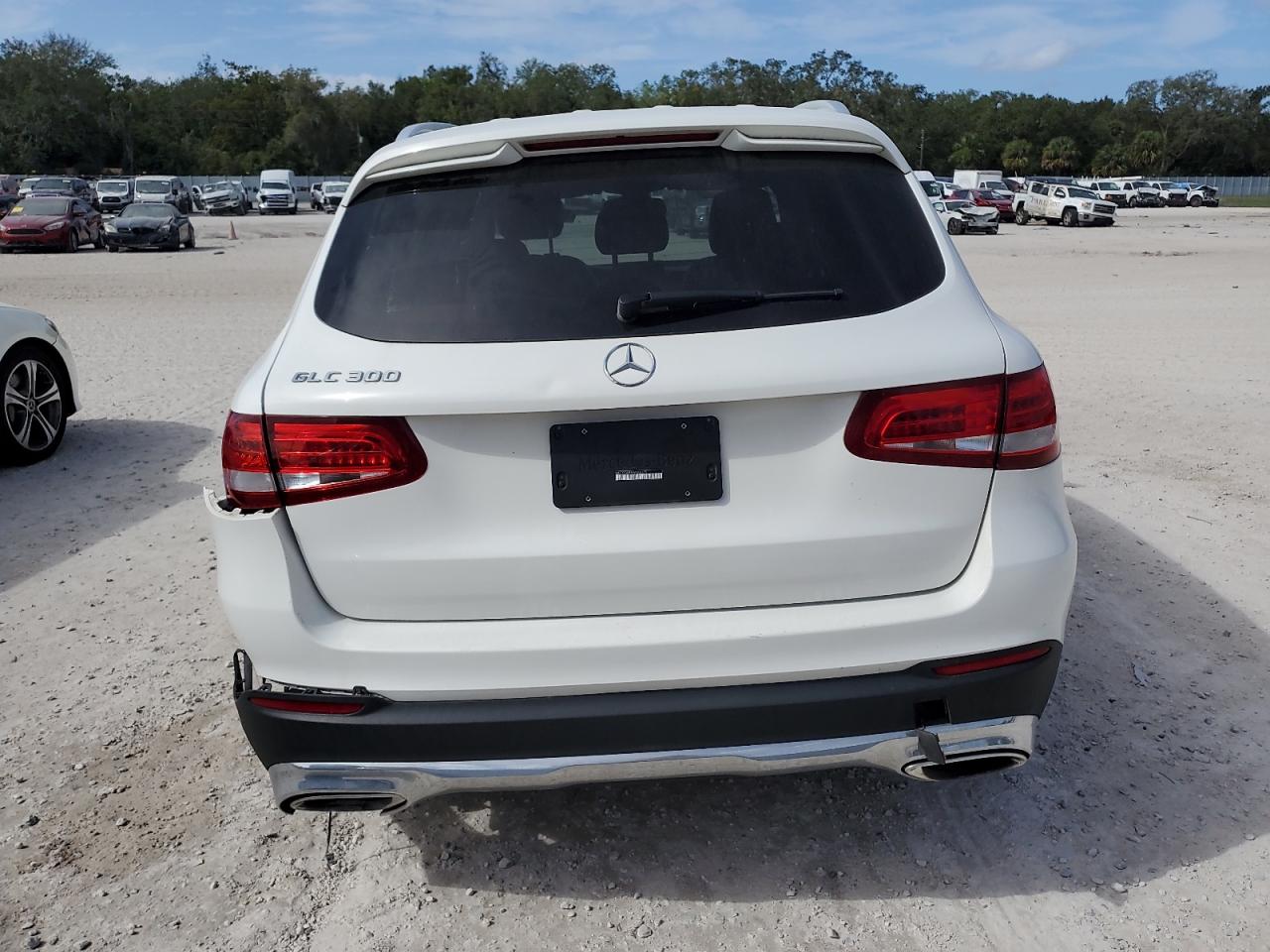 2019 Mercedes-Benz GLC VIN WDC0G4JB6KV136135 Copart auction photo, all over damage thumbnail 6