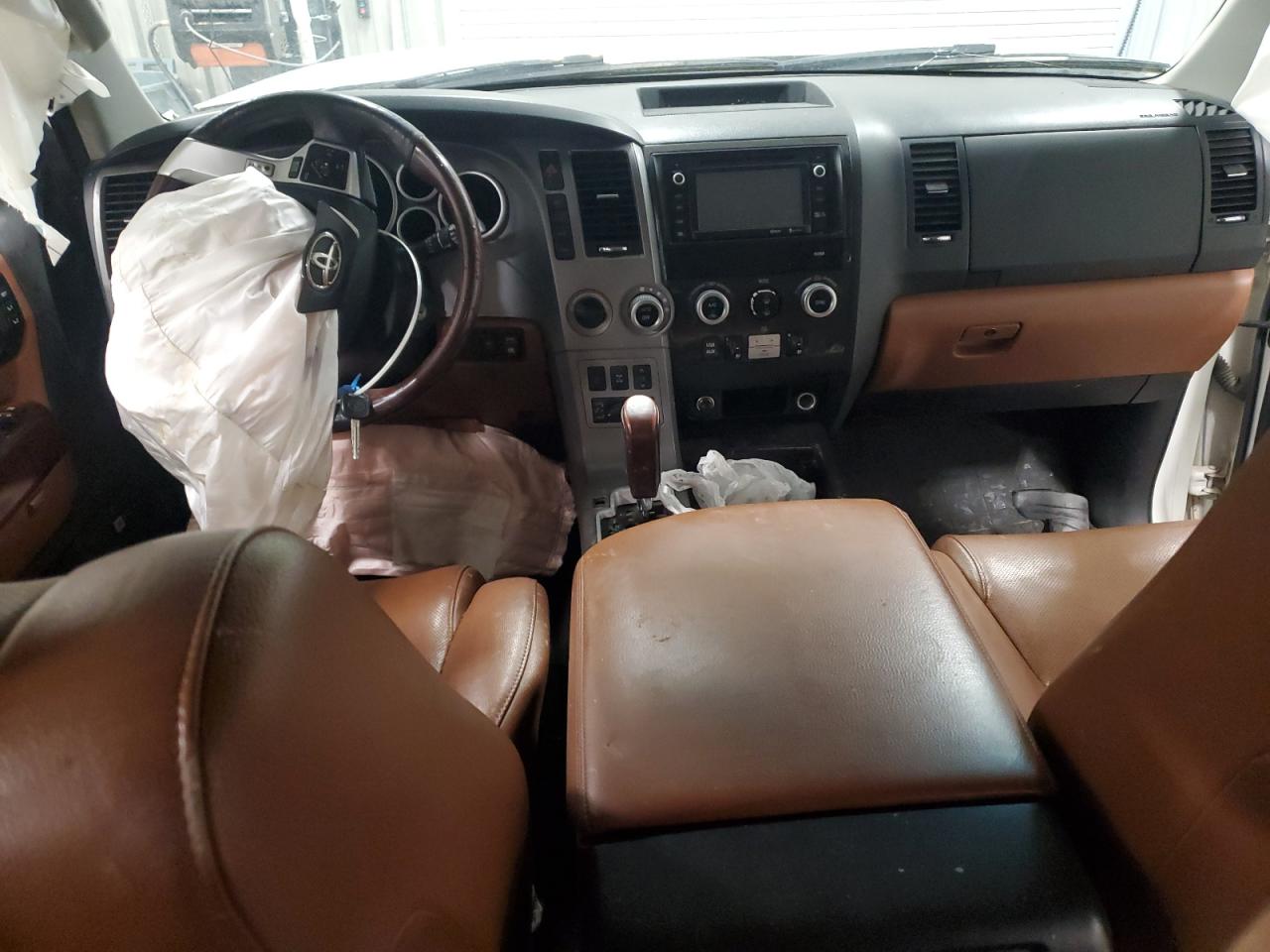 2015 Toyota Sequoia VIN 5TDDY5G12FS121298 Copart auction photo, front end / side damage thumbnail 8