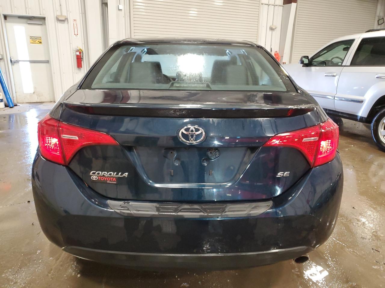 2017 Toyota Corolla VIN 2T1BURHE8HC873398 Copart auction photo, front end / side damage thumbnail 6