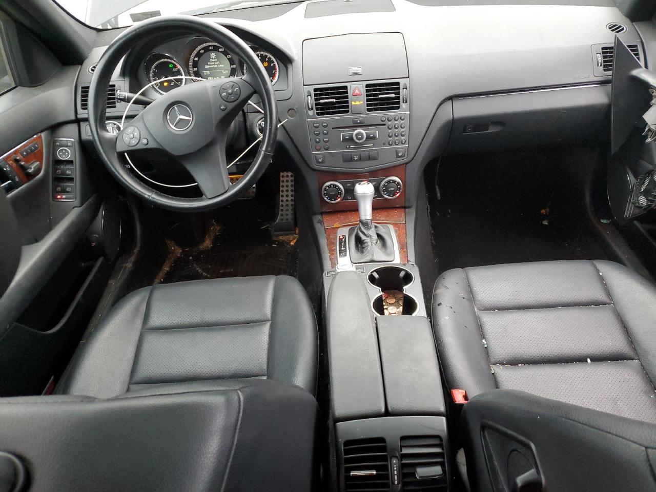 2011 Mercedes-Benz C-klasse VIN WDDGF8BB7BR185761 Copart auction photo, all over damage thumbnail 8