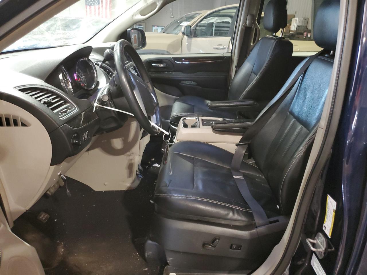 2014 Chrysler Town & Country VIN 2C4RC1BG8ER111472 Copart auction photo, front end damage thumbnail 7