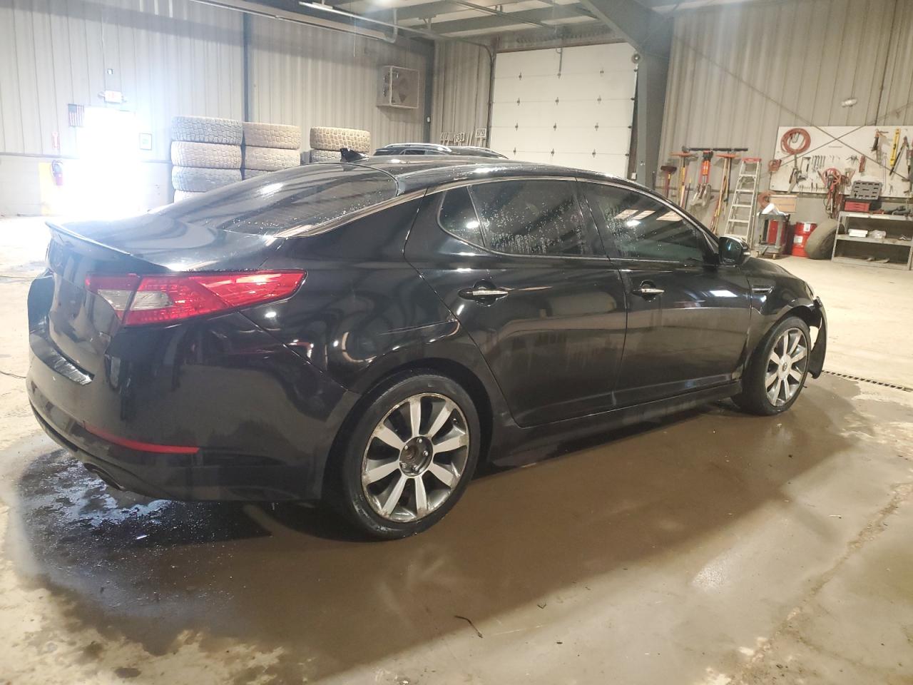 2011 KIA Optima VIN KNAGR4A64B5142465 Copart auction photo, front end damage thumbnail 3