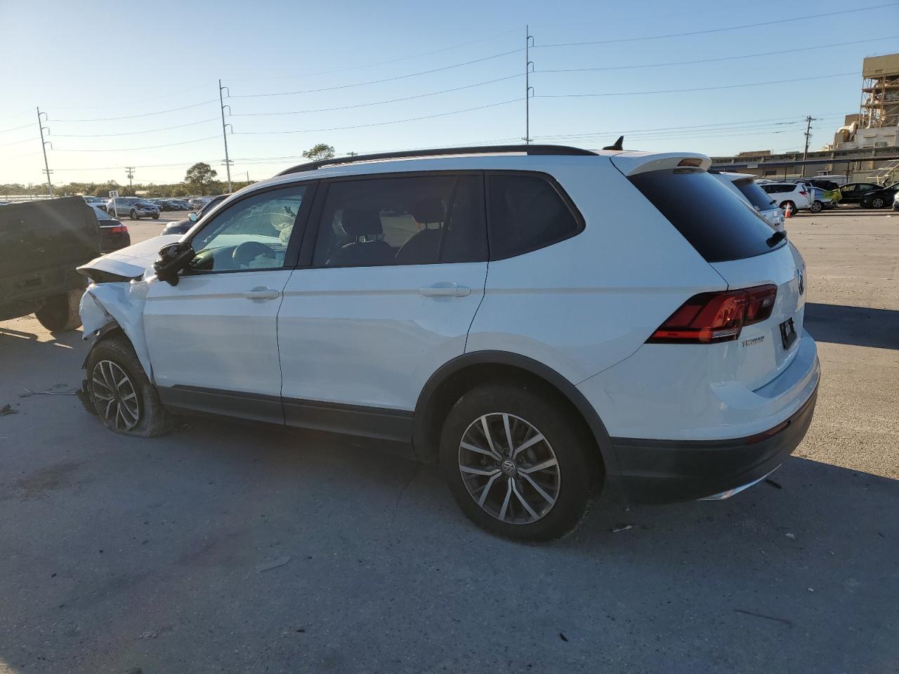 2021 Volkswagen Tiguan VIN 3VV1B7AX5MM063179 Copart auction photo, front end / minor dent/scratches damage thumbnail 2