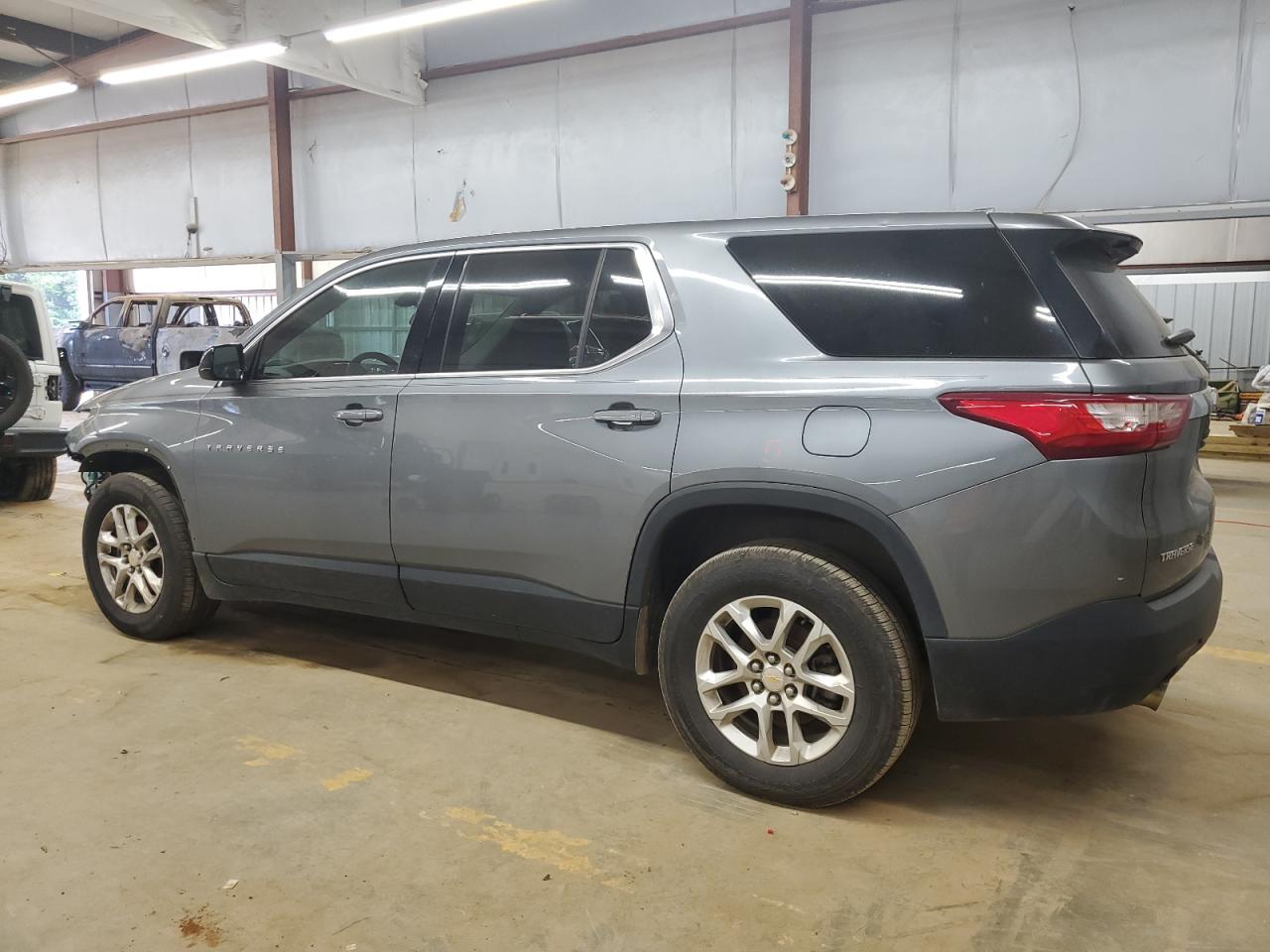 2018 Chevrolet Traverse VIN 1GNEVFKW6JJ175707 Copart auction photo, front end / rejected repair damage thumbnail 2