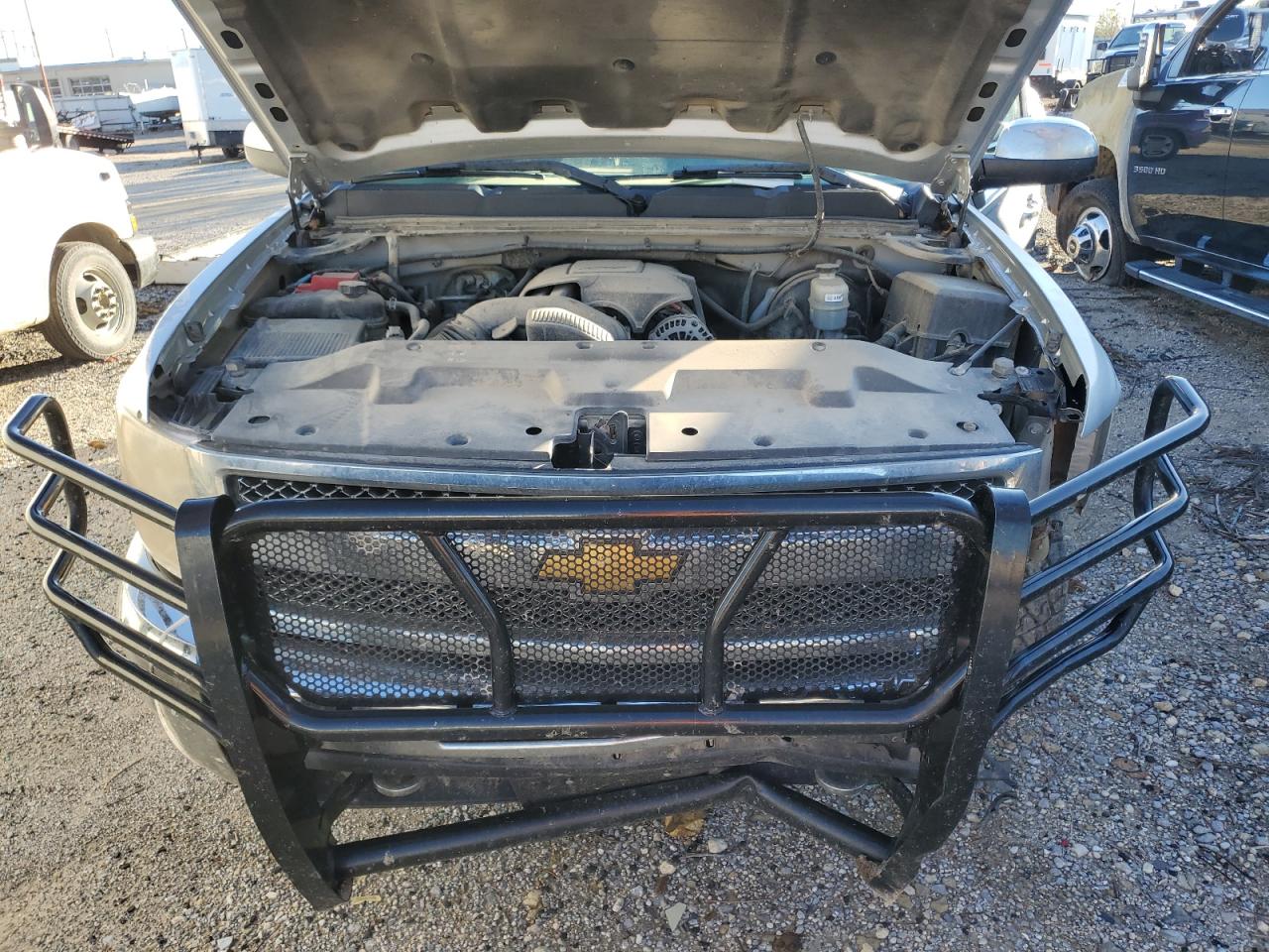 2012 Chevrolet Silverado VIN 1GCNKSE0XCZ201375 Copart auction photo, front end / minor dent/scratches damage thumbnail 11