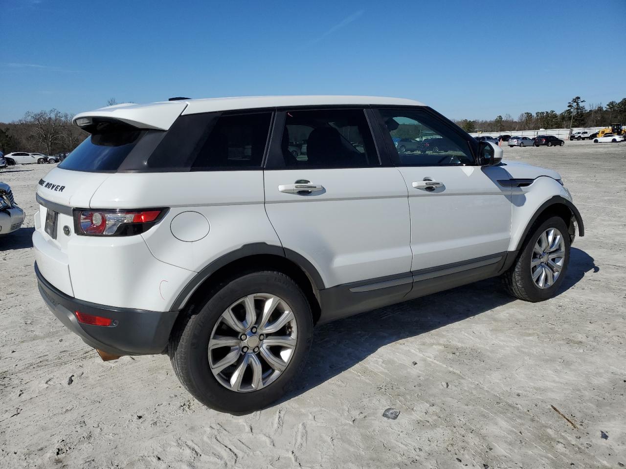 2015 Land Rover Range Rover VIN SALVN2BG5FH029302 Copart auction photo, front end damage thumbnail 3