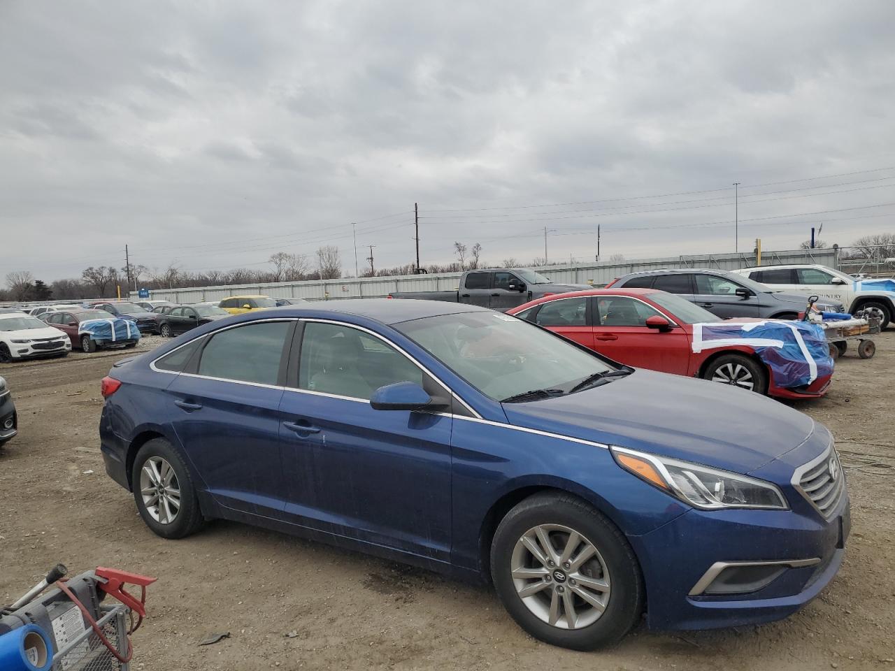 2017 Hyundai Sonata VIN 5NPE24AFXHH546166 Copart auction photo, normal wear damage thumbnail 4