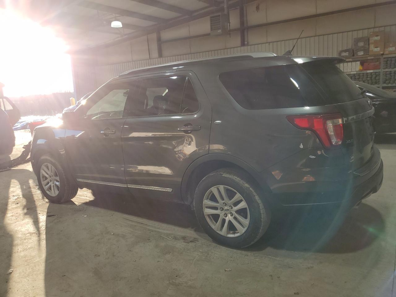 2018 Ford Explorer VIN 1FM5K8D80JGA17190 Copart auction photo, minor dent/scratches damage thumbnail 2