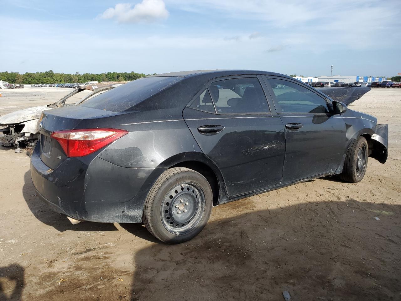 2018 Toyota Corolla VIN 2T1BURHE8JC018092 Copart auction photo, front end / minor dent/scratches damage thumbnail 3