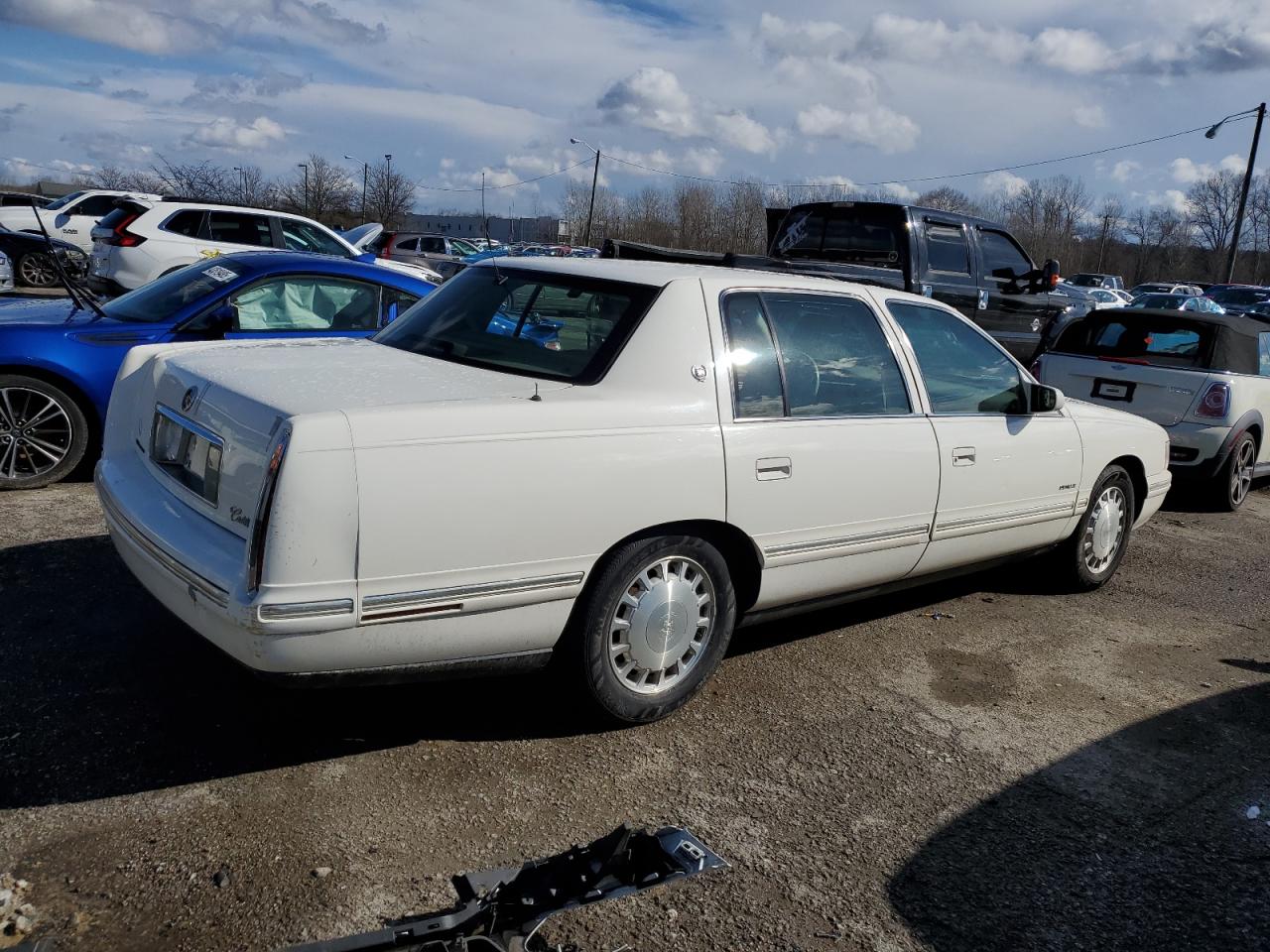 1998 Cadillac De Ville VIN 1G6KD54Y6WU702886 Copart auction photo, side damage thumbnail 3