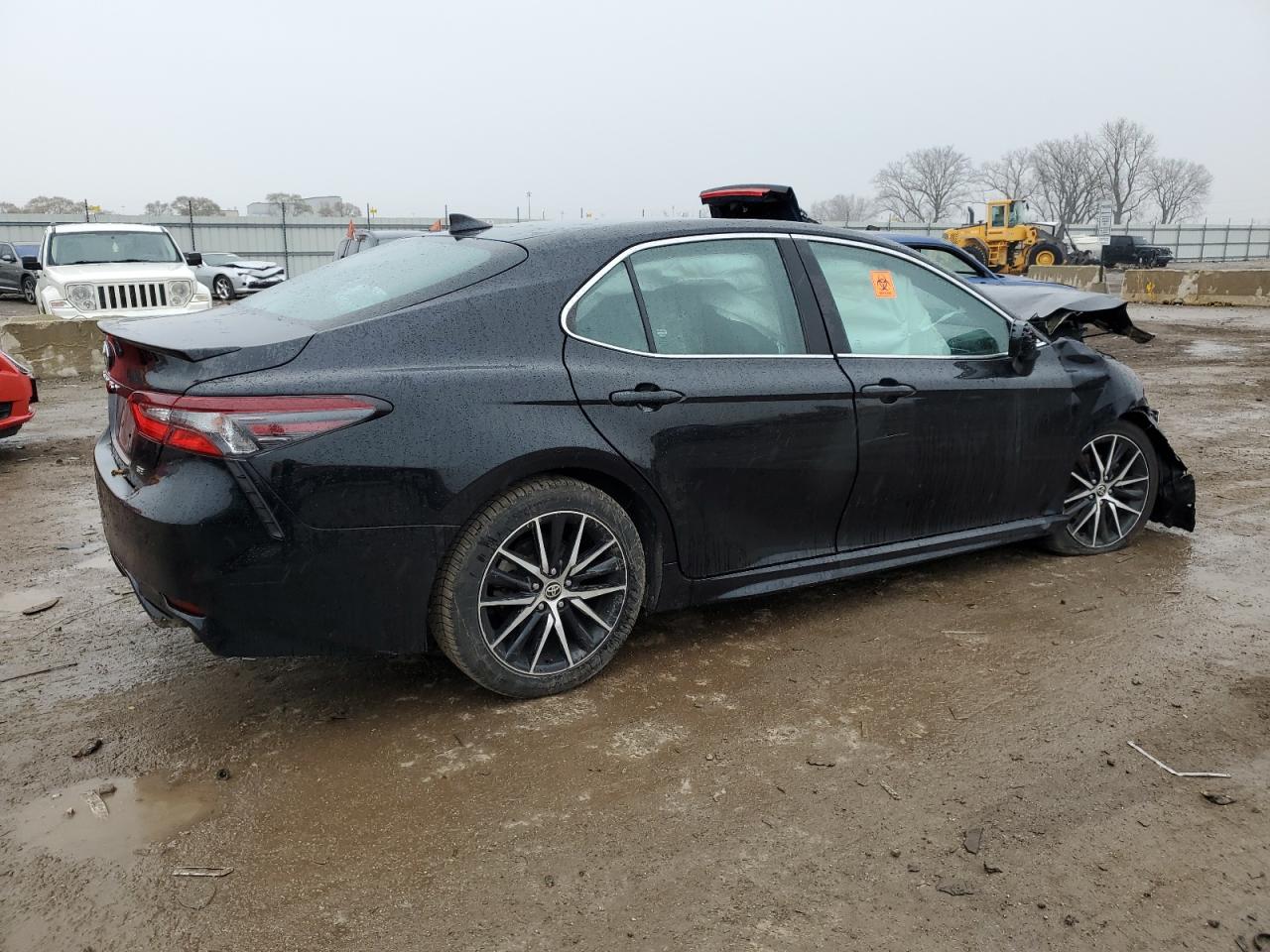 2021 Toyota Camry VIN 4T1G11AK5MU535904 Copart auction photo, front end damage thumbnail 3