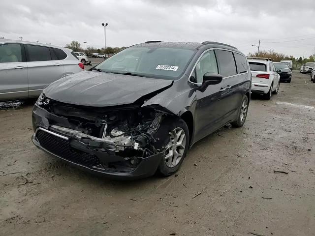 2019 Chrysler Pacifica VIN 2C4RC1FG4KR526729 Copart auction photo, front end / minor dent/scratches damage thumbnail 11