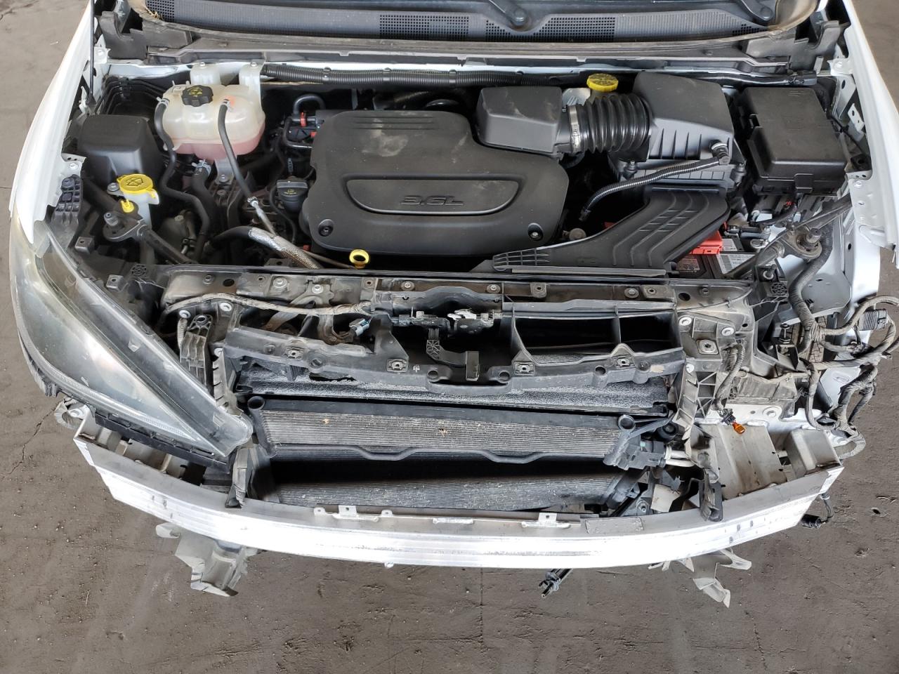 2019 Chrysler Pacifica VIN 2C4RC1FG4KR588289 Copart auction photo, front end damage thumbnail 12