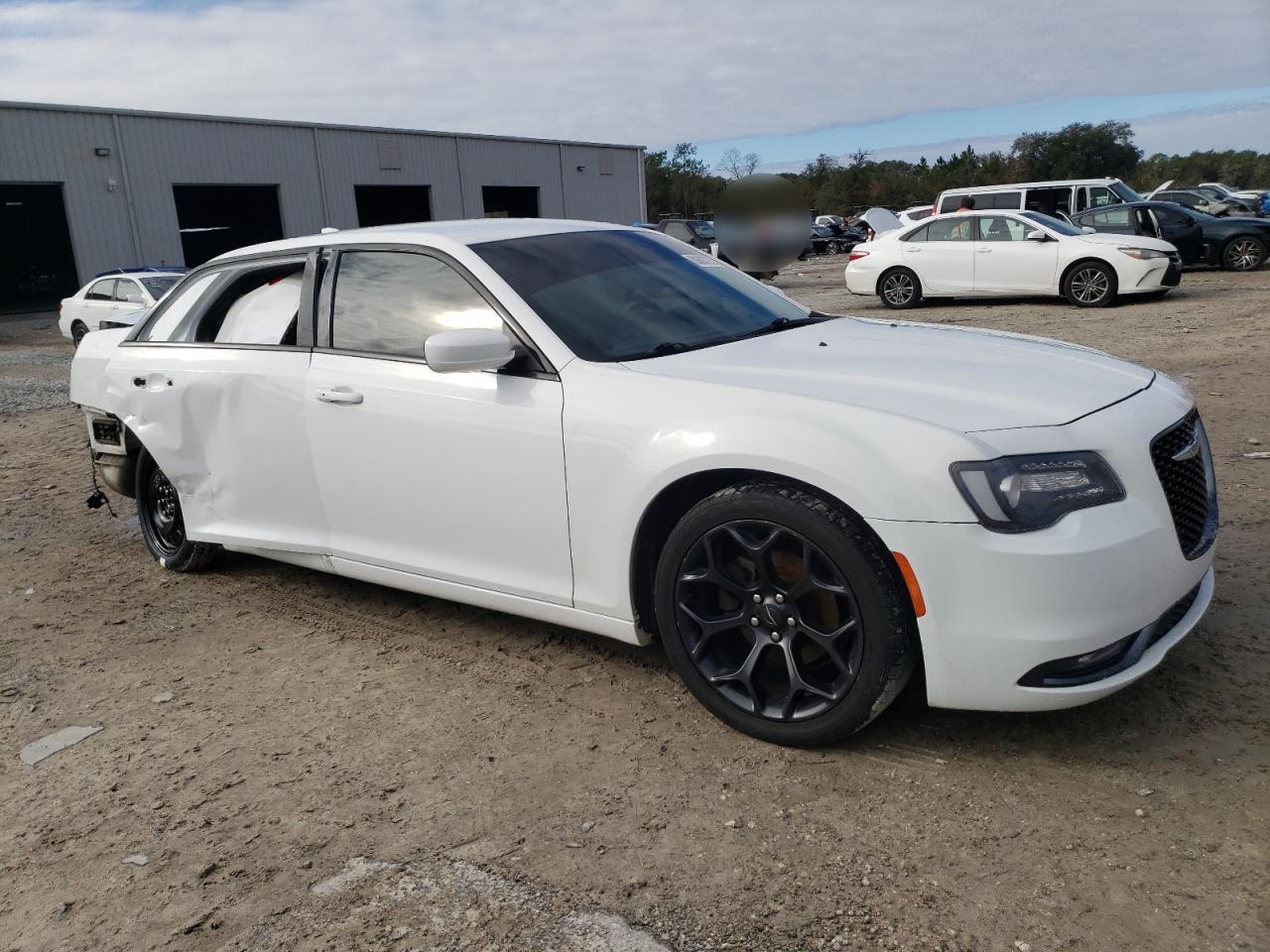2019 Chrysler 300 VIN 2C3CCABG3KH589732 Copart auction photo, rear end / side damage thumbnail 4