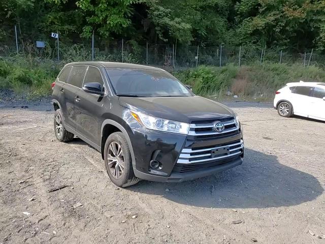 2019 Toyota Highlander VIN 5TDBZRFH4KS728064 Copart auction photo, rear end / minor dent/scratches damage thumbnail 14