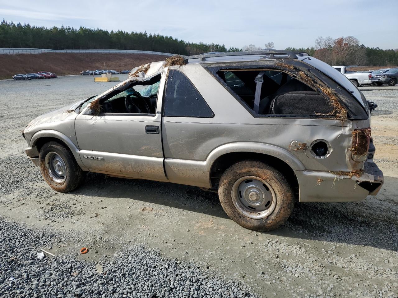 2002 Chevrolet Blazer VIN 1GNCS18W82K196242 Copart auction photo, all over damage thumbnail 2