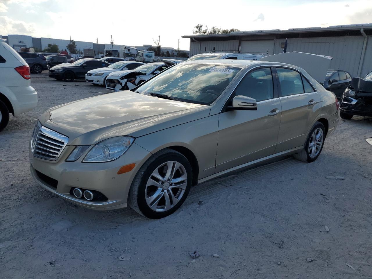 2010 Mercedes-Benz E-klasse VIN WDDHF5GB2AA090162