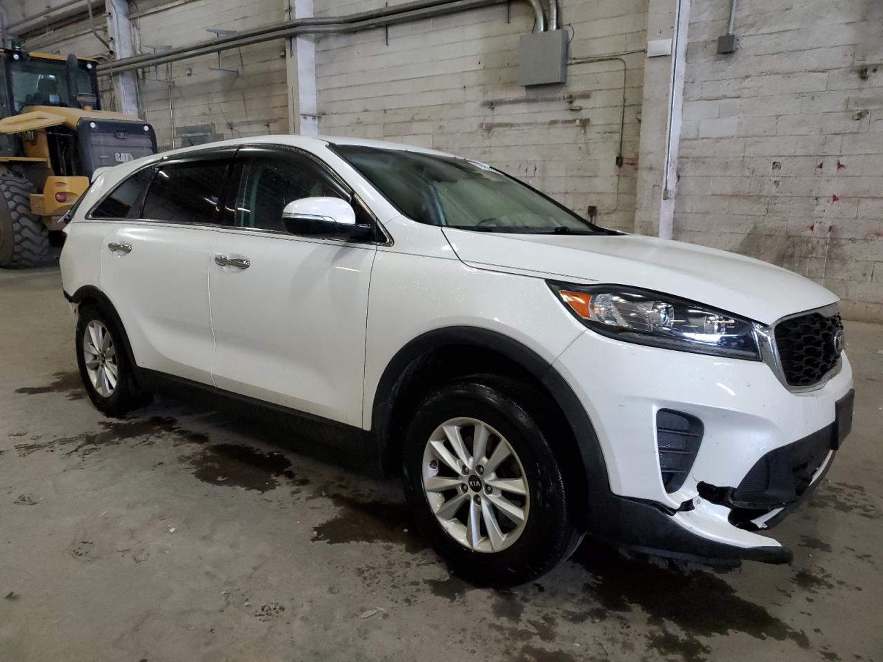 2019 KIA Sorento VIN 5XYPG4A37KG516640 Copart auction photo, all over damage thumbnail 4