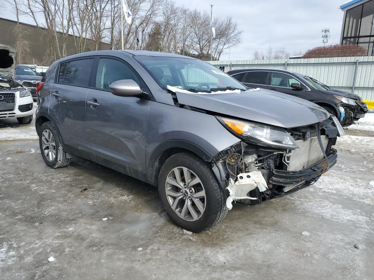 2016 KIA Sportage VIN KNDPBCAC6G7802864 Copart auction photo, front end damage thumbnail 4