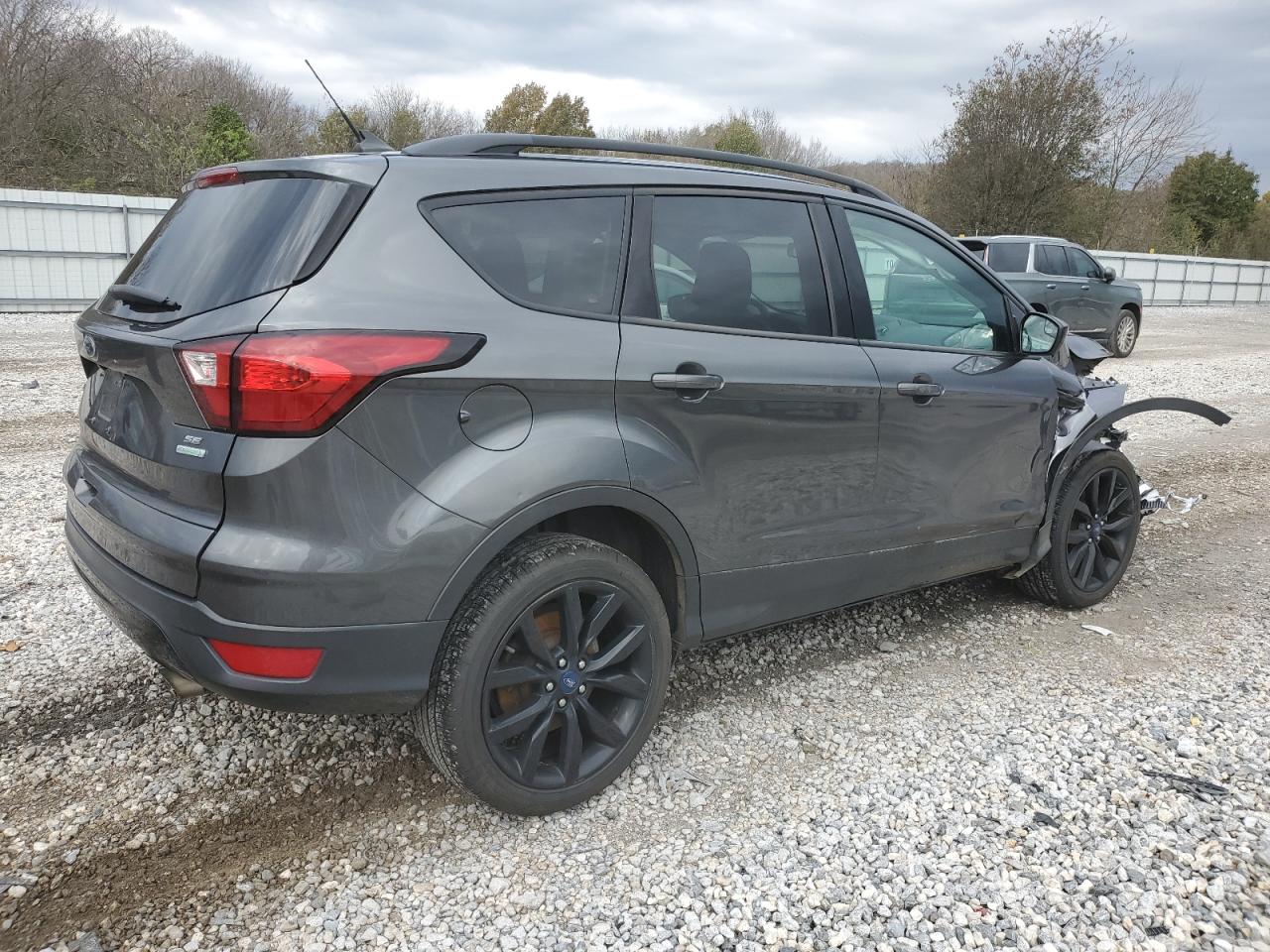 2019 Ford Escape VIN 1FMCU0GD4KUA29874 Copart auction photo, front end / side damage thumbnail 3
