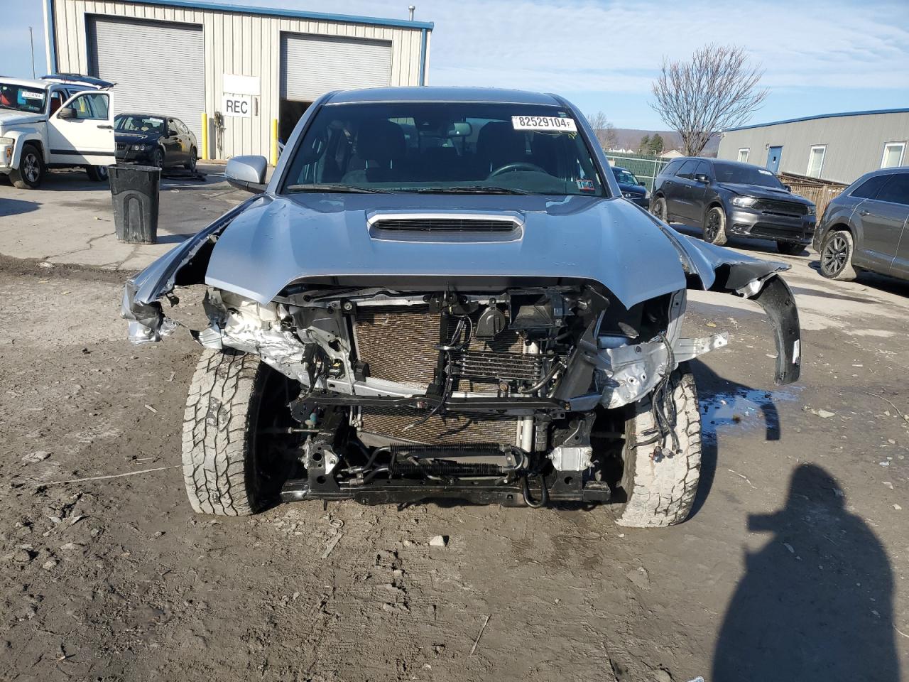 2018 Toyota Tacoma VIN 3TMDZ5BN8JM041407 Copart auction photo, side / front end damage thumbnail 5