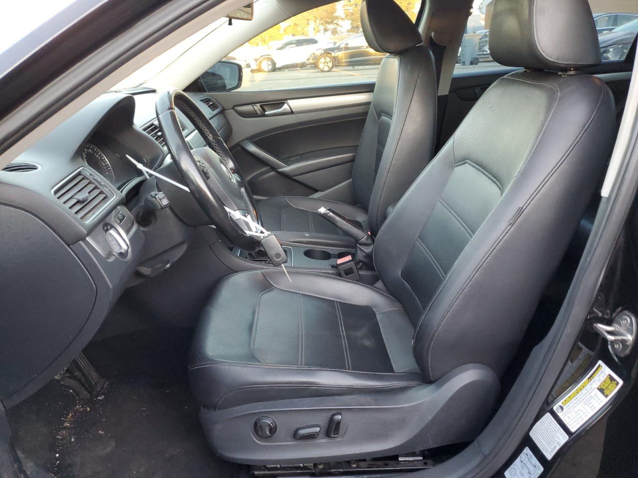 2015 Volkswagen Passat VIN 1VWAT7A36FC037457 Copart auction photo, front end damage thumbnail 7