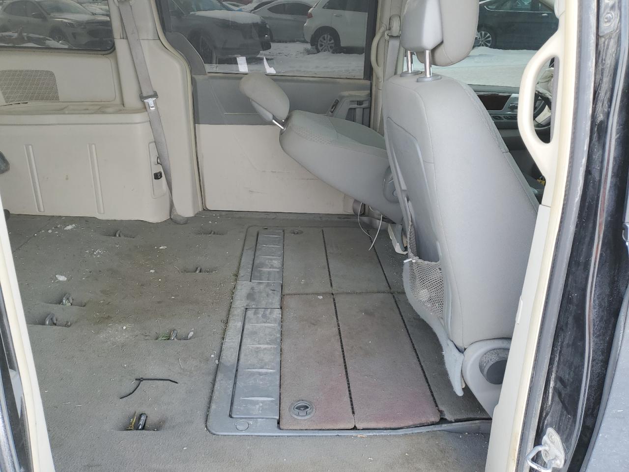 2010 Chrysler Town & Country VIN 2A4RR5D11AR413852 Copart auction photo, front end damage thumbnail 11