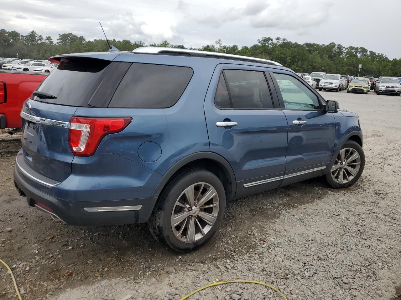 2018 Ford Explorer VIN 1FM5K7F82JGB15838 Copart auction photo, front end / side damage thumbnail 3